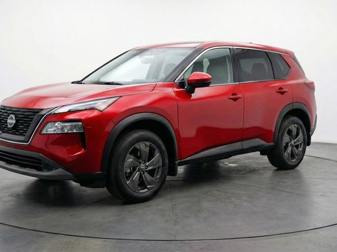 Used 2025 Nissan Rogue SV FWD image 3