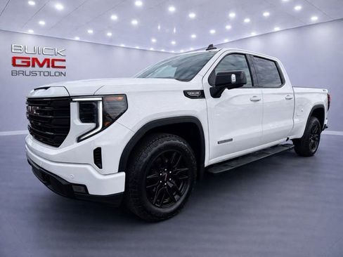Used 2025 GMC Sierra 1500 Elevation w/ Elevation Premium Package AWD/4WD image 1