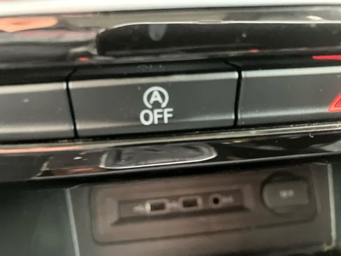 Used 2021 Volkswagen Atlas SEL image 28