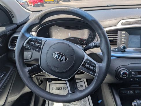 Used 2019 Kia Sorento AWD V6 image 23