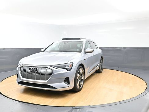Used 2022 Audi e-tron Premium Plus w/ Premium Plus Package AWD/4WD image 5