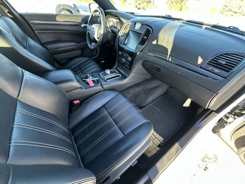 Used 2016 Chrysler 300 S image 22