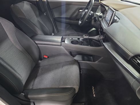 Used 2022 Nissan Rogue SV FWD image 10