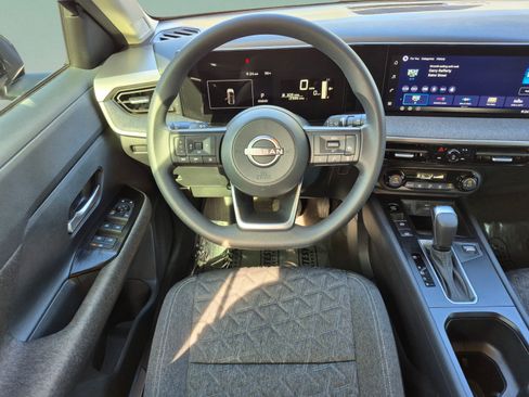 Used 2026 Nissan Kicks SV FWD image 13