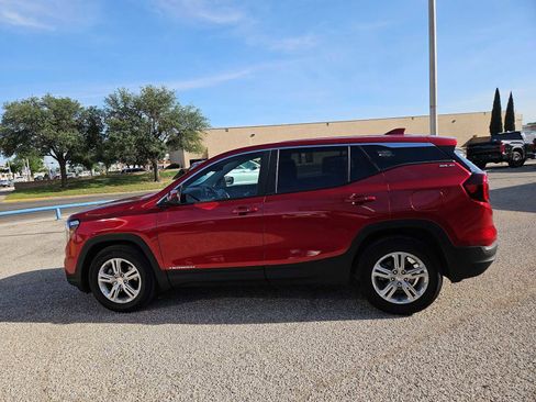 Used 2024 GMC Terrain SLE FWD image 5