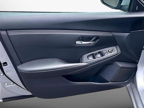 Used 2023 Nissan Sentra S FWD image 17