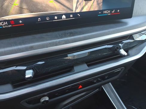 Used 2024 BMW X3 xDrive30i image 12