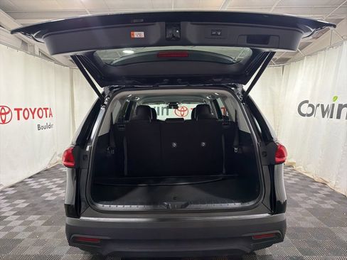 Used 2025 Toyota Grand Highlander AWD image 14