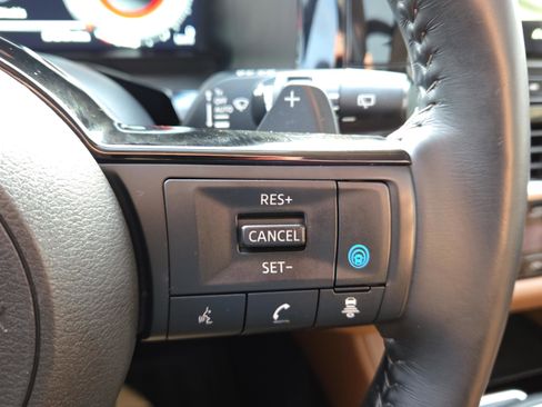 Used 2024 Nissan Pathfinder Platinum w/ Cargo Package image 31