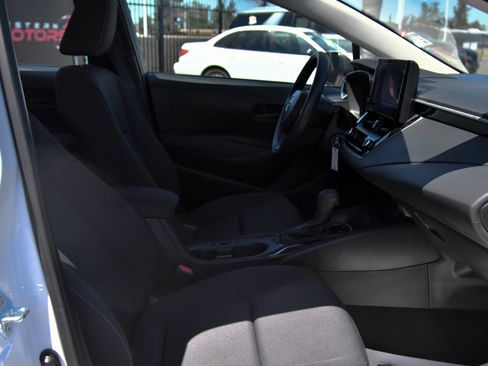 Used 2025 Toyota Corolla LE FWD image 42