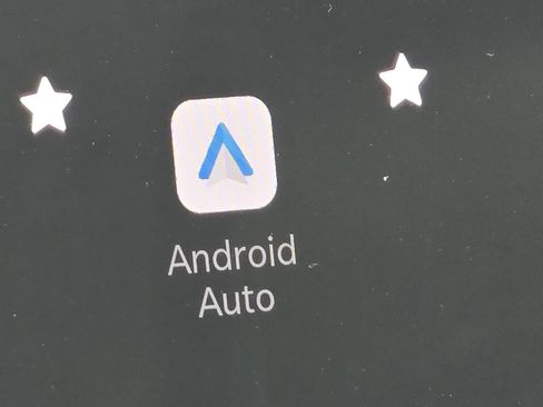 Used 2023 Chrysler Pacifica Touring-L image 5