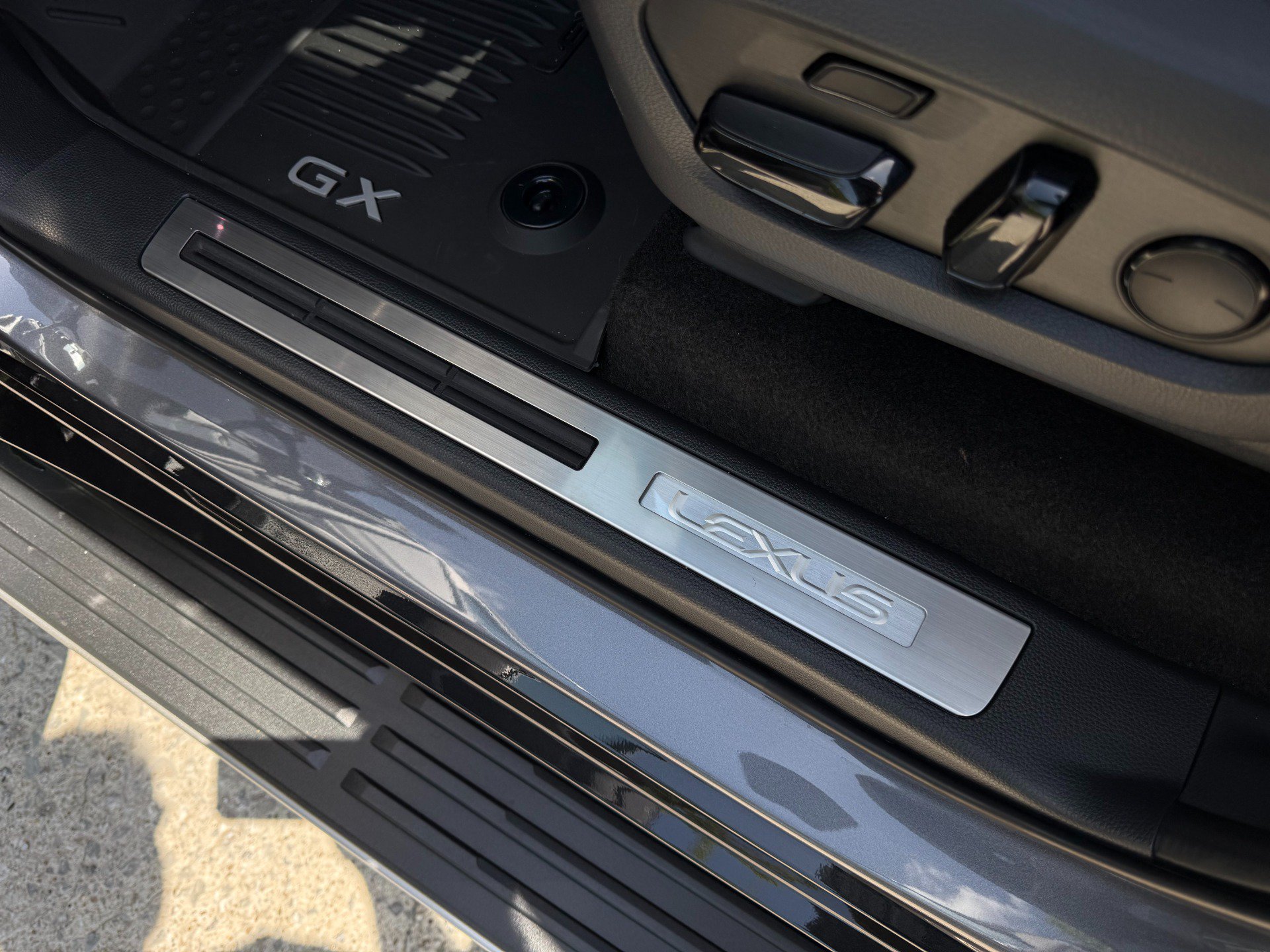 Used 2026 Lexus GX 550 w/ Accessory Package (2T) AWD/4WD image 64