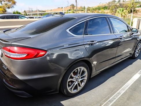 Used 2019 Ford Fusion Titanium FWD image 8