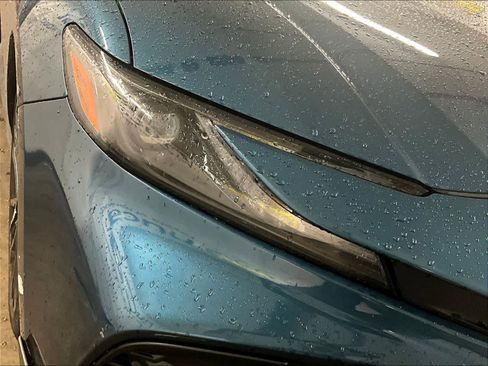 Used 2025 Toyota Camry SE image 32