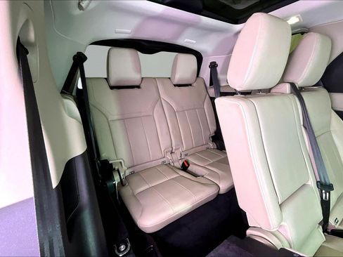 Used 2020 Land Rover Discovery Landmark AWD/4WD image 26