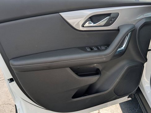Used 2025 Chevrolet Blazer LT FWD image 14