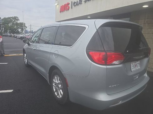 Used 2023 Chrysler Voyager LX FWD image 6