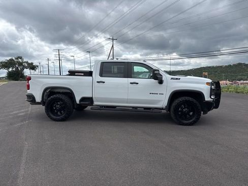 Used 2024 Chevrolet Silverado 2500 Custom w/ Custom Value Package AWD/4WD image 12