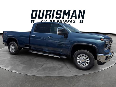 Used 2025 Chevrolet Silverado 2500 LTZ w/ LTZ Premium Package AWD/4WD image 6