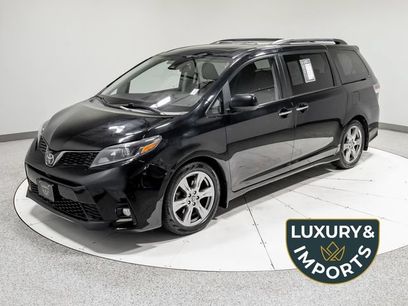 Used 2018 Toyota Sienna SE