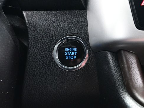 Used 2017 Toyota Highlander XLE image 24