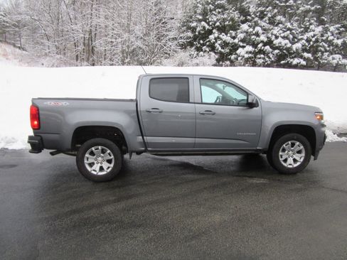 Used 2022 Chevrolet Colorado LT w/ LT Convenience Package image 2