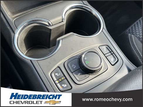 Used 2022 GMC Terrain SLE w/ Driver Convenience Package image 29