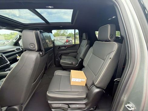 New 2026 GMC Yukon XL Elevation w/ Elevation Premium Package AWD/4WD image 21