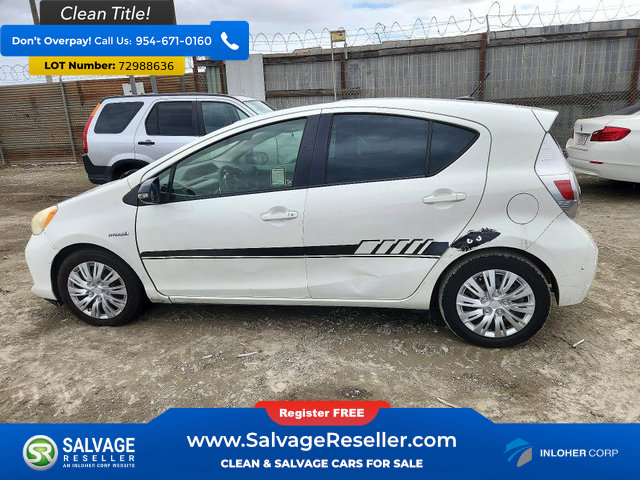 Used 2013 Toyota Prius C Three FWD image 3