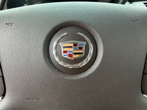 Used 2009 Cadillac DTS w/ Trunk Convenience Package FWD image 19