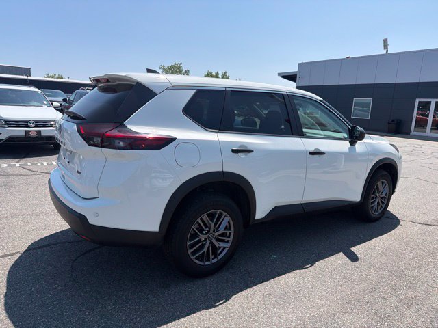 Used 2024 Nissan Rogue S AWD/4WD image 6