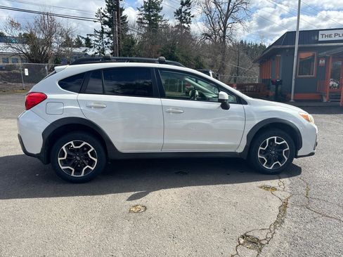 Used 2016 Subaru Crosstrek 2.0i Premium image 4