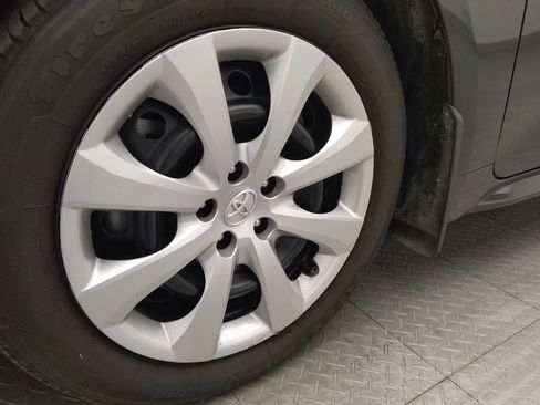 Used 2025 Toyota Corolla LE FWD image 31