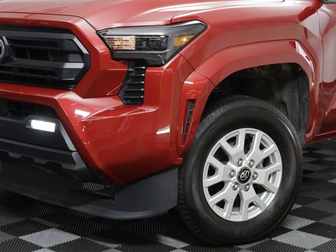 Used 2025 Toyota Tacoma SR5 AWD/4WD image 3