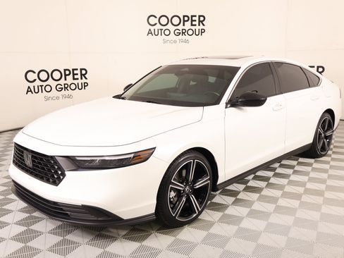 Used 2024 Honda Accord Sport image 9