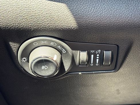 Used 2024 Jeep Compass Trailhawk AWD/4WD image 24