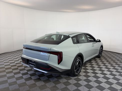 Certified 2025 Kia K4 EX FWD image 6