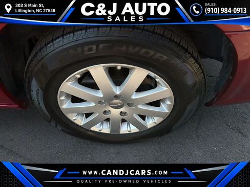 Used 2014 Chrysler Town & Country Touring FWD image 24