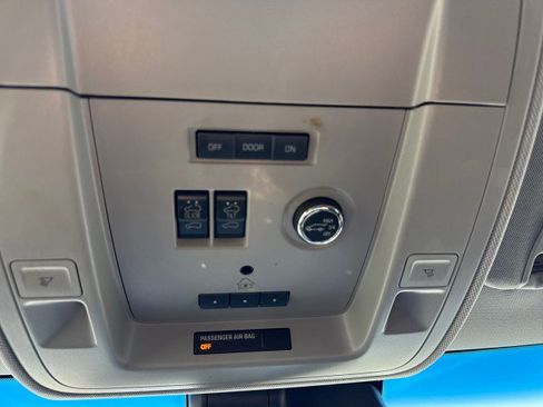 Used 2017 Chevrolet Tahoe LT image 27