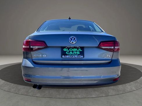 Used 2017 Volkswagen Jetta SE image 5
