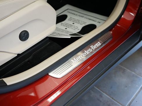 Used 2017 Mercedes-Benz GLC 300 4MATIC image 38
