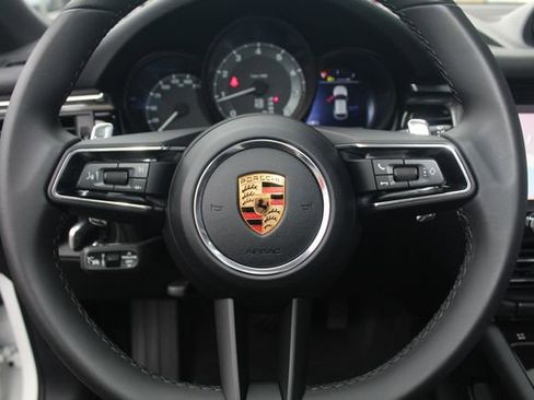 New 2026 Porsche Macan image 18