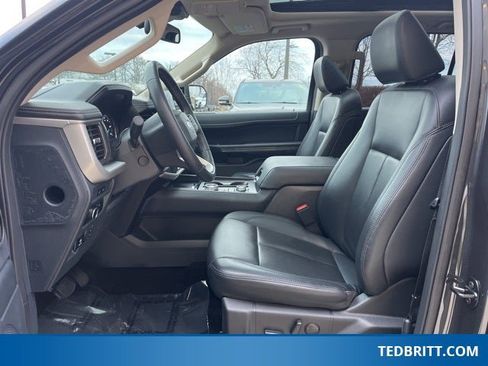 Used 2022 Ford Expedition XLT image 25