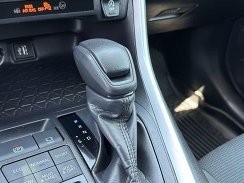 Certified 2024 Toyota RAV4 LE AWD/4WD image 17