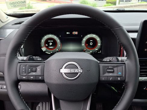 New 2026 Nissan Pathfinder SL w/ SL Premium Package AWD/4WD image 15