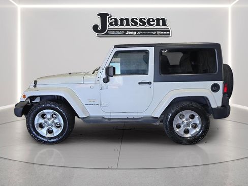 Used 2015 Jeep Wrangler Sahara w/ Connectivity Group AWD/4WD image 2
