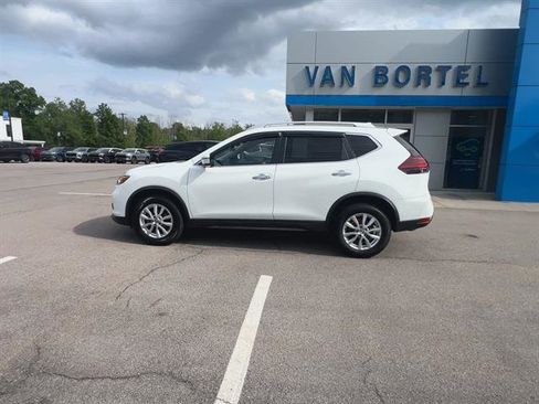 Used 2020 Nissan Rogue SV image 5