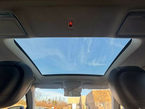 Used 2015 Mercedes-Benz S 550 Sedan image 23