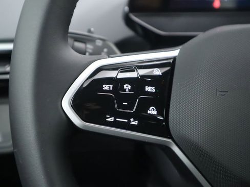 New 2026 Volkswagen ID.4 Pro image 11