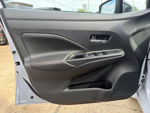 Used 2025 Nissan Versa SR w/ Trunk Package FWD image 18